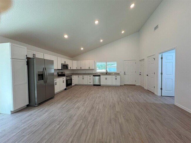 Foto del edificio - 8861 ALBERTSON Ct