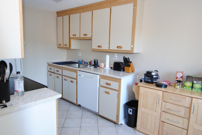 Foto del edificio - 223 Fox Hollow Dr