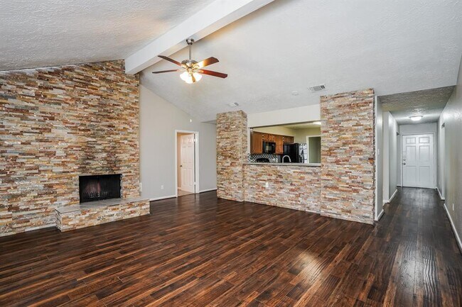 Foto del edificio - 17927 Lake Manor Dr