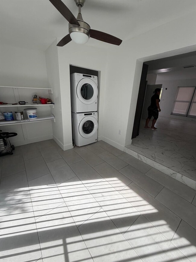 Foto del edificio - 4160 NE 15th Ave