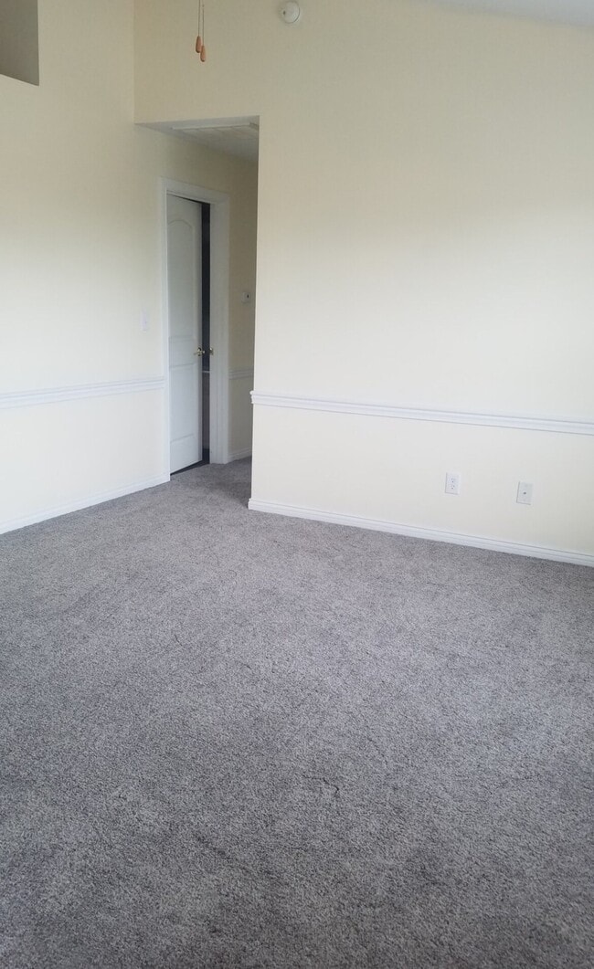 Building Photo - Sugar Creek Apartments