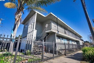 Building Photo - 5900 Hayes St