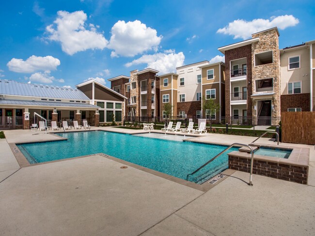 palladium-redbird-now-leasing-apartments-dallas-tx-apartments