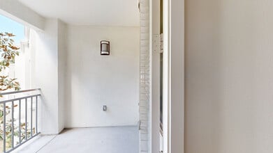 Interior Photo - Los Alisos at Mission Viejo