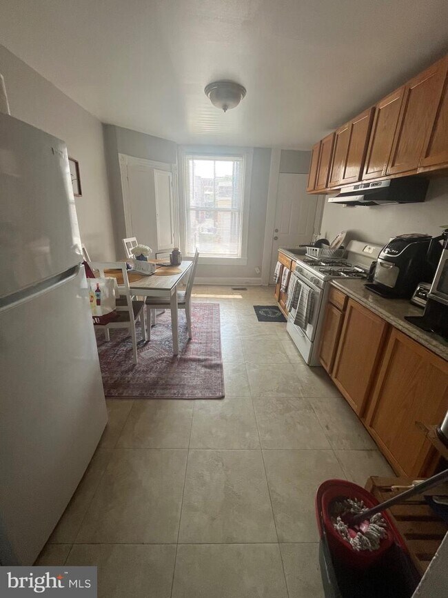 Foto del edificio - 228 N Kenwood Ave