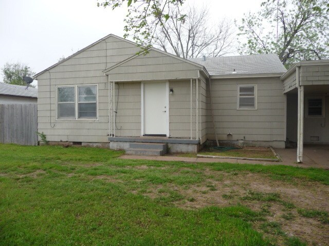 Primary Photo - 2208 NW Walding Ave
