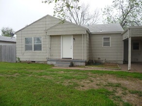 Building Photo - 2208 NW Walding Ave
