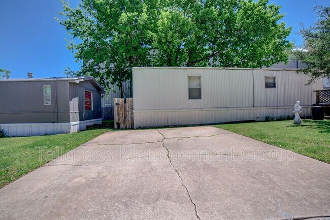 Building Photo - 10845 E Admiral Pl