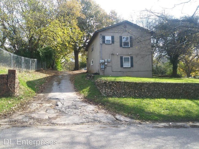 1 Br Bath House 3104 B Taylor Street For In Building Photo 1 Br Bath House 3104 B Taylor Street