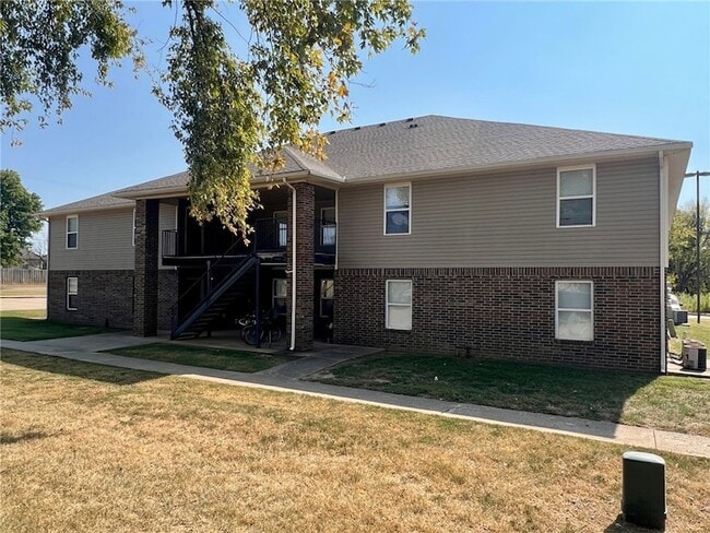 Building Photo - 616 Sadie Ln