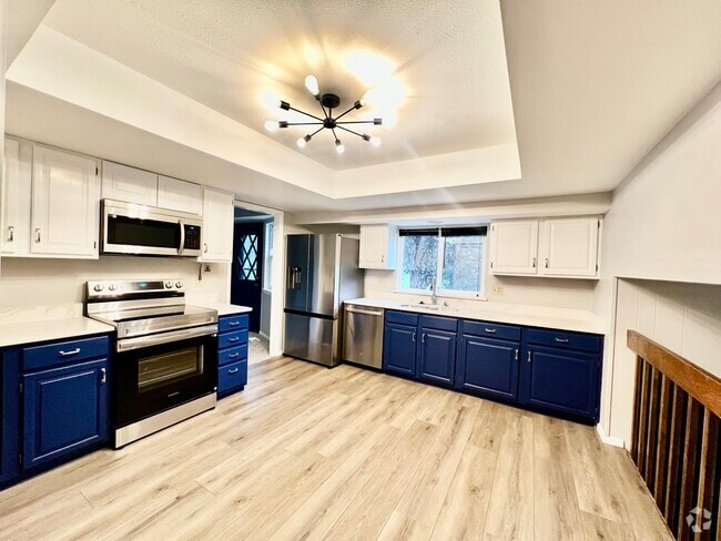 Building Photo - 940 Grey Eagle Cir N