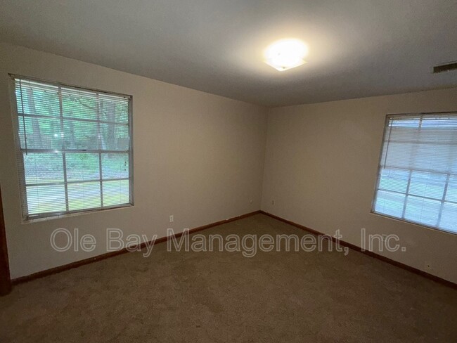 Building Photo - 2508 W Daniels Rd