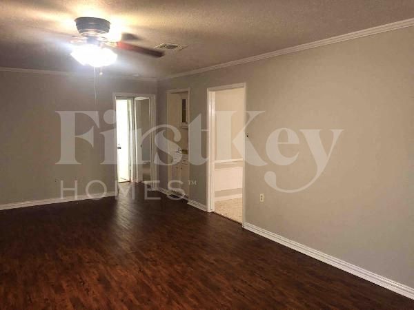 Foto del edificio - 18111 Fireside Dr