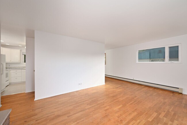 Foto del edificio - Spacious 3BR+/2 BA Home in Quiet North-End...