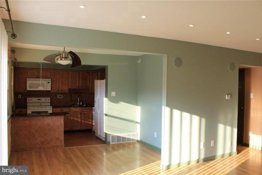 33 Kearney Dr, North Wales, PA 19454 Room for Rent in North Wales, PA