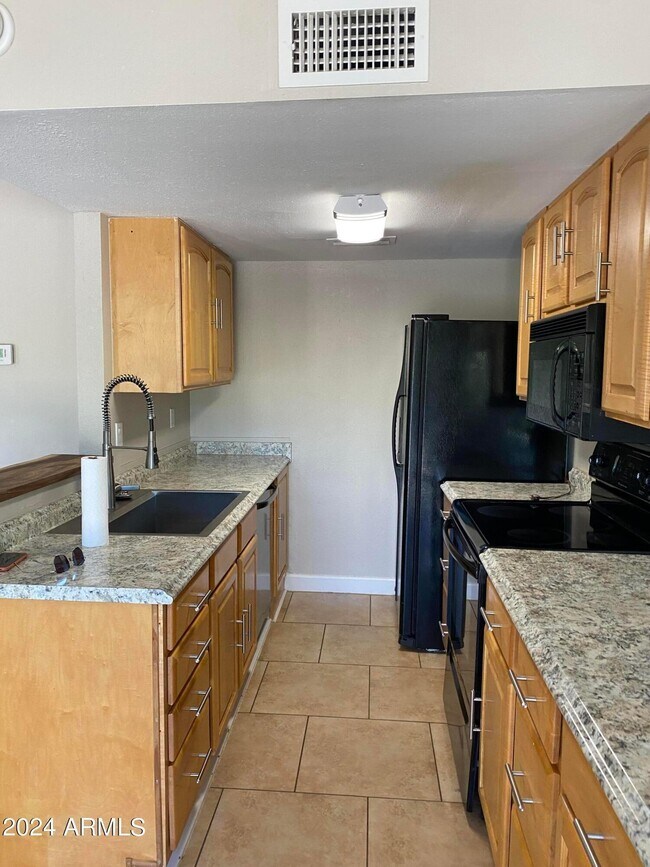 Foto del edificio - 14405 Teakwood Ln