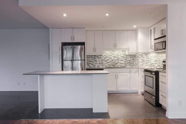 Photo du bâtiment - 4800 Maisonneuve Blvd W