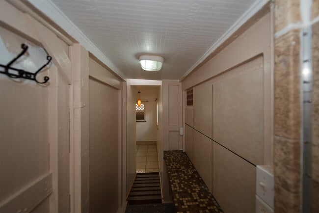 Building Photo - 99-060 Nalopaka Pl