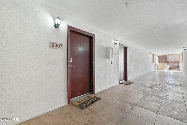 Foto del edificio - 1005 E 8th St