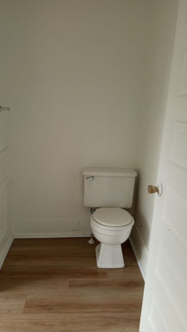 Foto del edificio - 5 Bedroom 1 Bath Available to Rent for $95...