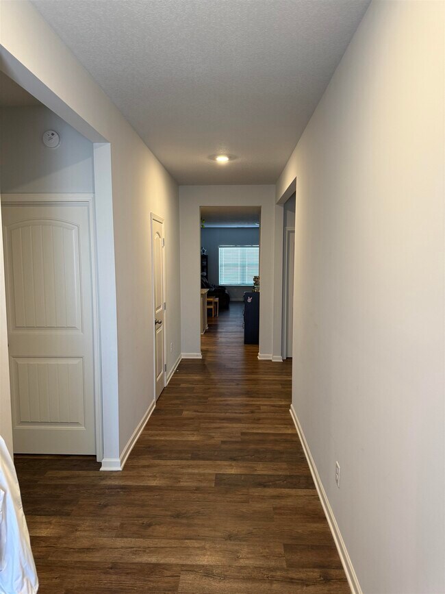 Foto del edificio - 7968 Hickory Meadow Rd