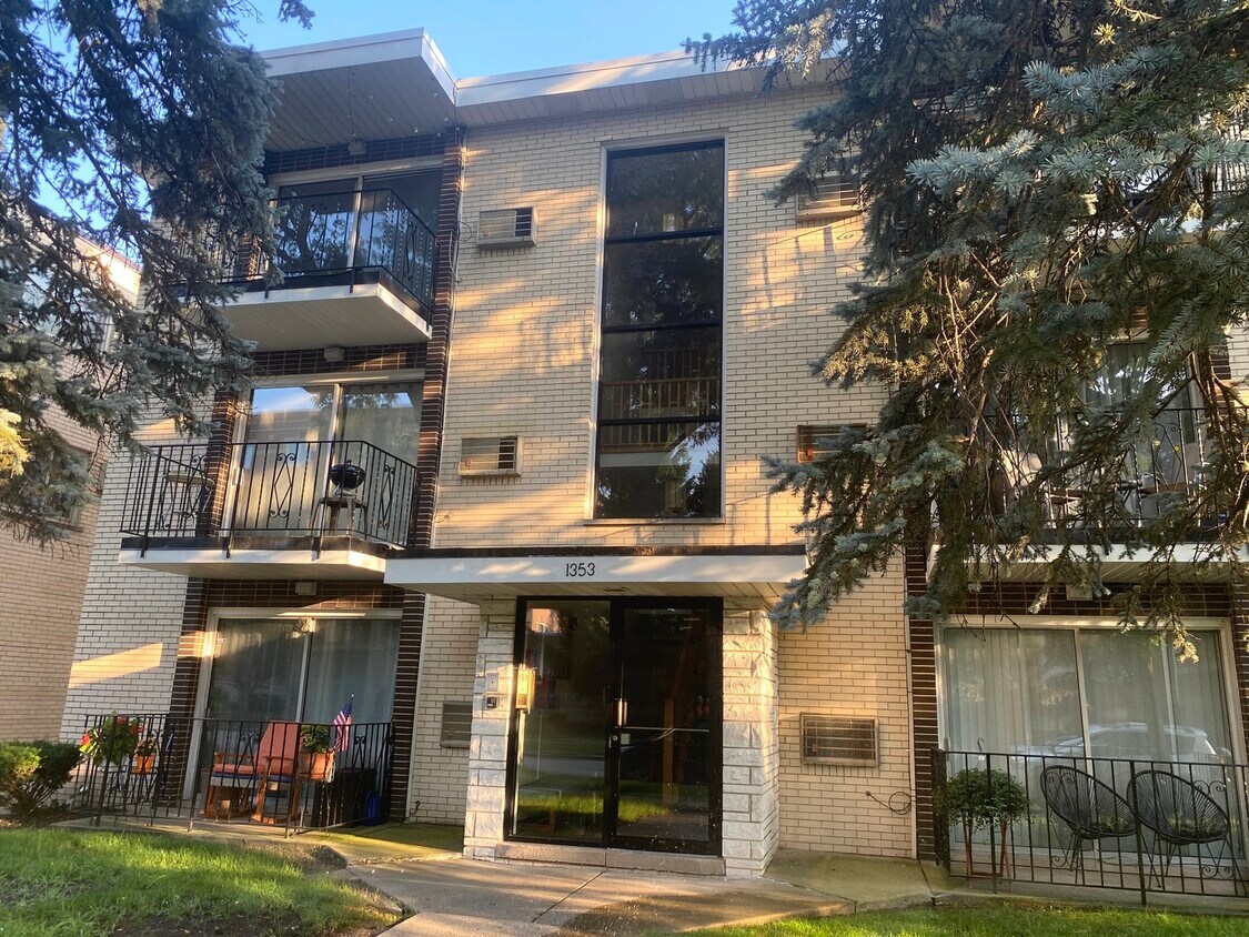 Foto principal - 1353 Perry St
