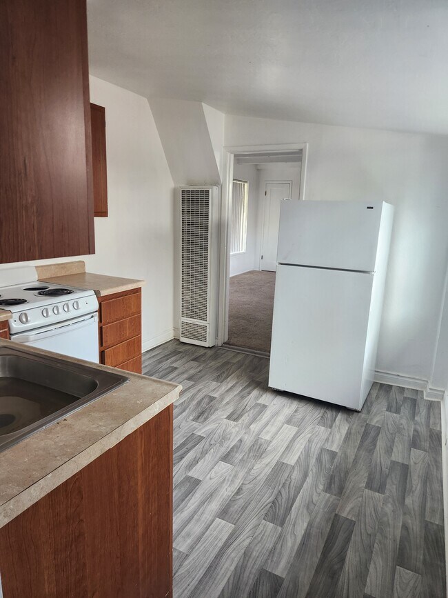 Building Photo - 3005 Fairways Ct