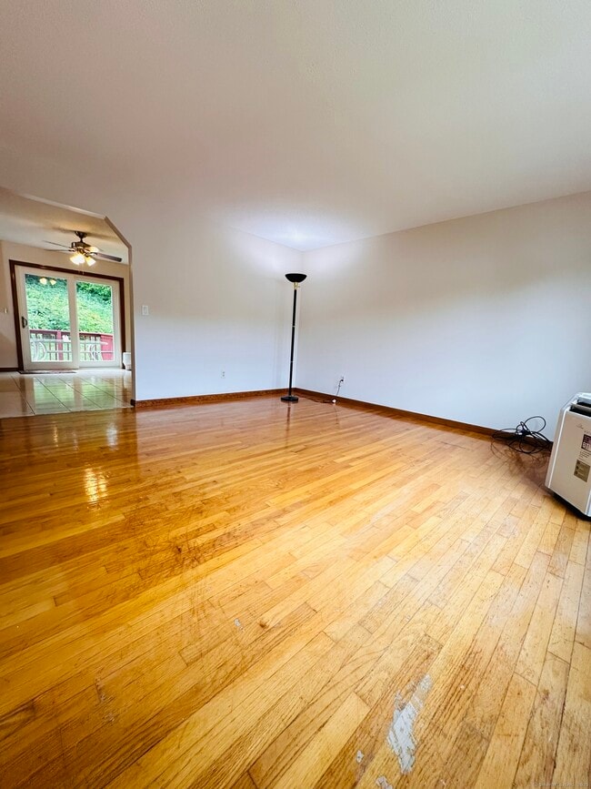 Foto del edificio - 61 Sandy Brook Dr