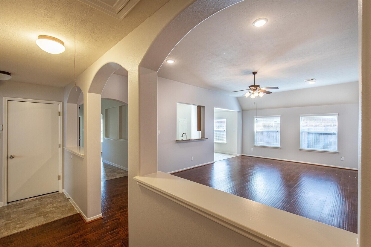 Building Photo - 24519 Red Bluff Tr