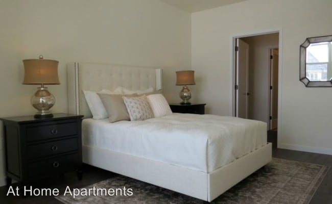 Foto del edificio - 4495 Lake Ave S