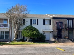 Building Photo - 16 Rock Creek Dr