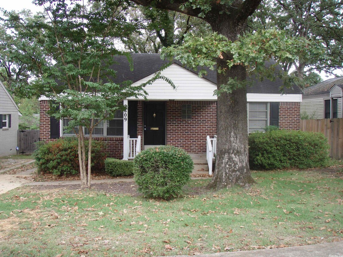2809 N University Ave, Little Rock, AR 72207 House for Rent in Little