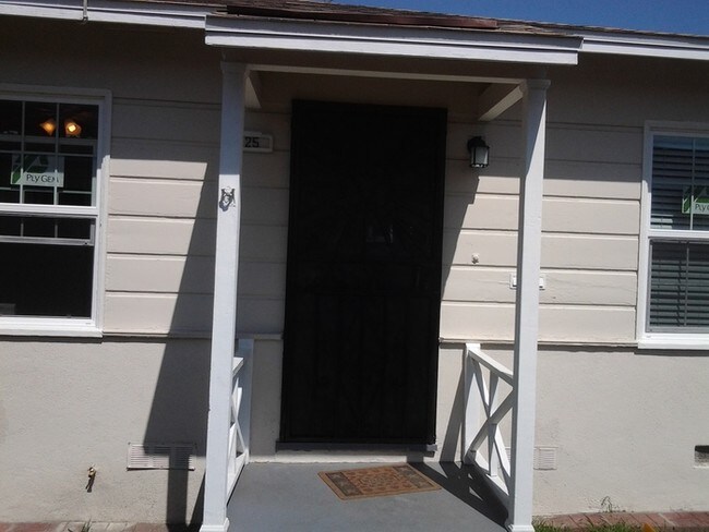 Foto del edificio - 23 E 68th St