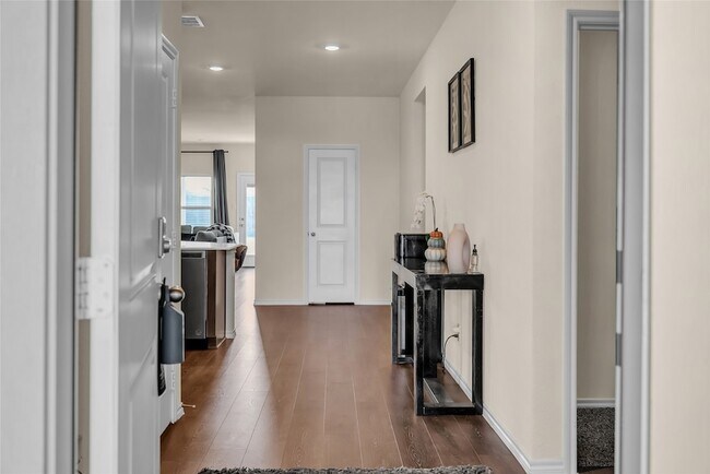 Foto del edificio - 1924 Willow Crk Rd