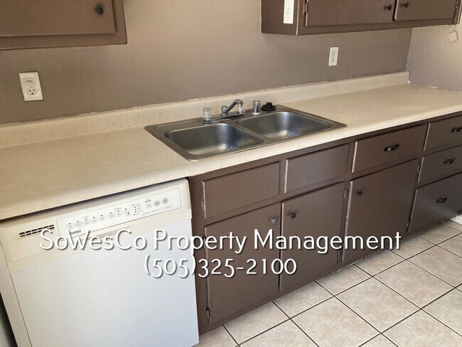 Building Photo - 3 Bedroom 1 Bath in Farmington