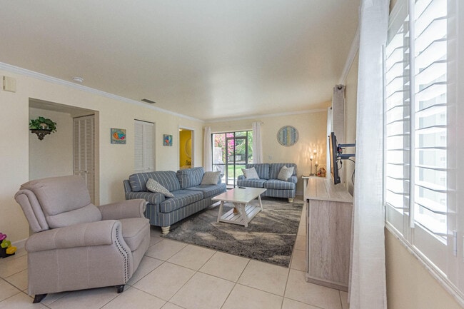 Building Photo - 917 Coquina Ln