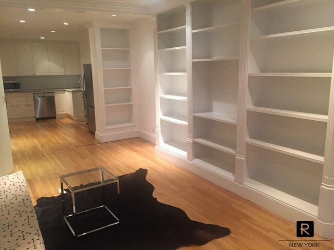 Building Photo - 173 East 94th Street