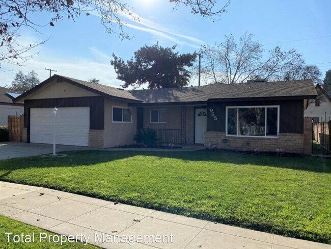 Building Photo - 3 br, 2 bath House - 955 E. Sycamore Ave.