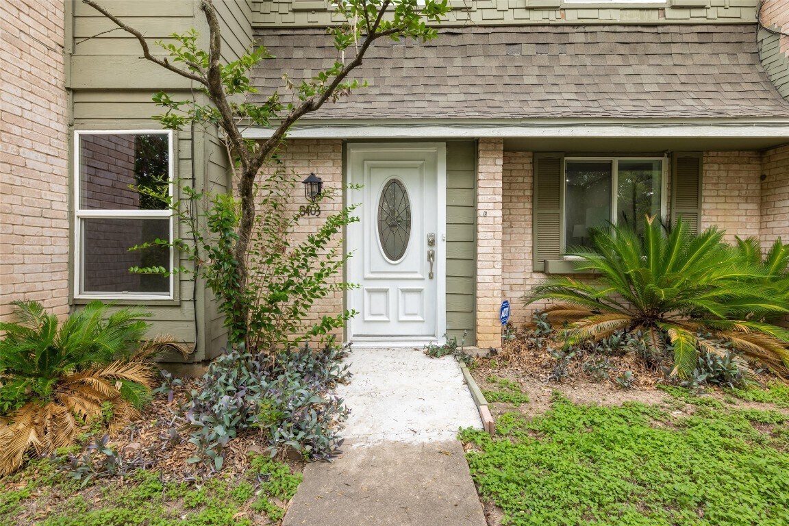 Foto principal - 6403 Chimney Creek Cir