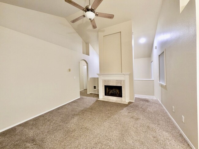 Building Photo - Spacious 3BR Condo at Oswego Bay – Prime Location!