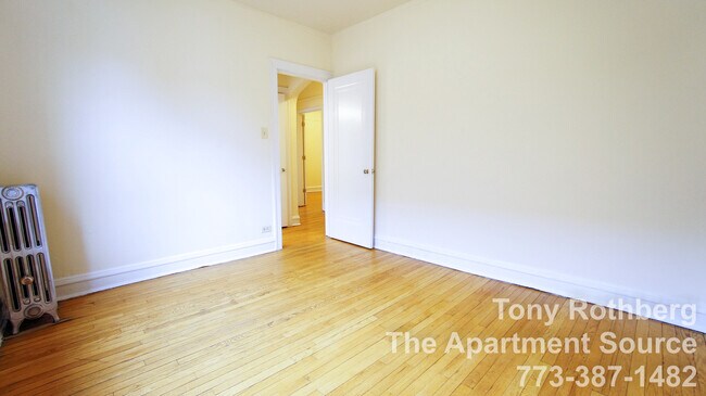 Foto del edificio - 2948 N Albany Ave
