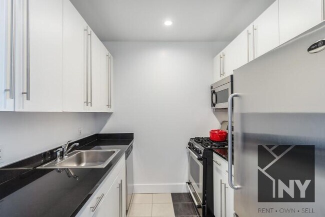Building Photo - 2 bedroom in NEW YORK NY 10007