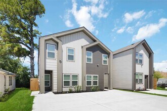 Building Photo - 7987 Chateau St