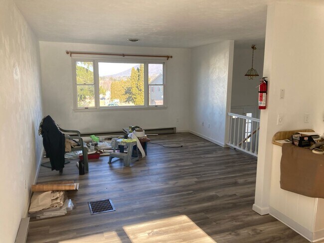 Building Photo - Three Bedroom House in Boalsburg Available for Mid-July