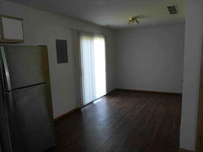 Building Photo - 2301 Ranch Way