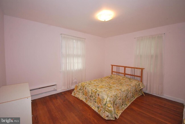 Foto del edificio - 9502 Ewing Dr
