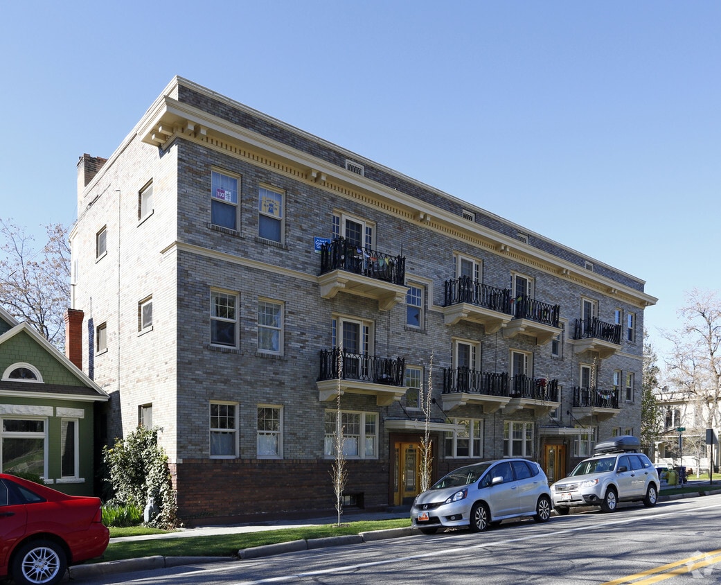 Building Photo - 454-458 3rd Ave