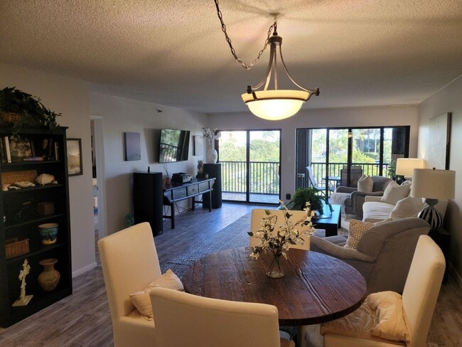 Building Photo - 500 Ocean Trail Way