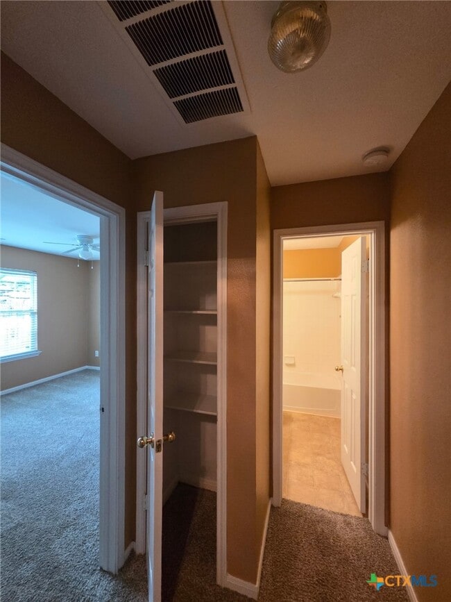 Foto del edificio - 1120 Ascot St