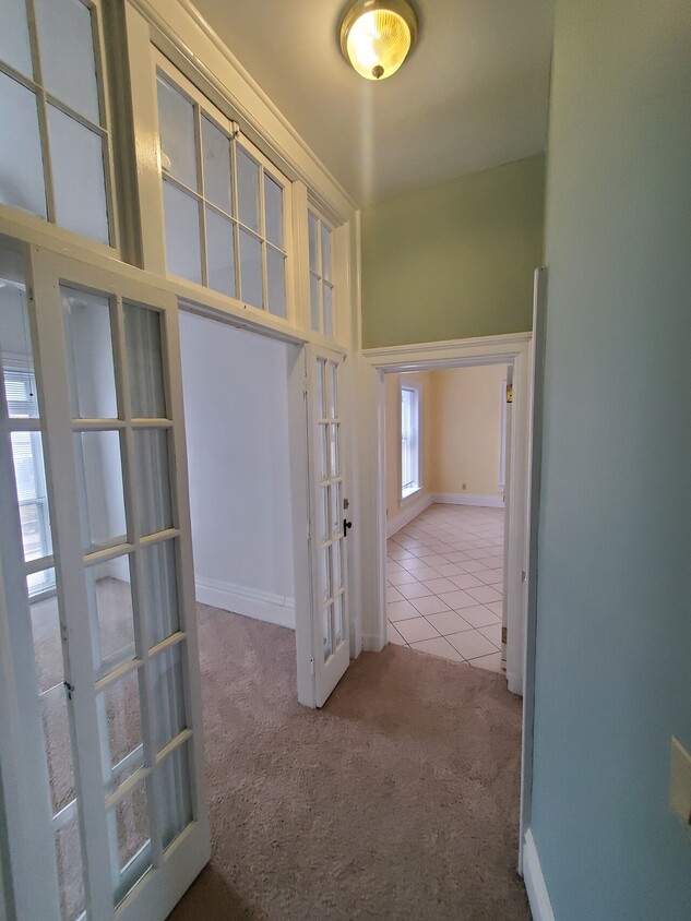 1330 Locust St Unit 3, Dubuque, IA 52001 Condo for Rent in Dubuque